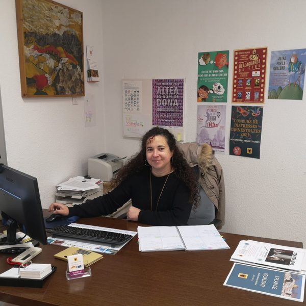 LA REGIDRIA D’EDUCACIÓ PRESENTA EL PROGRAMA GRATUÏT “REFORÇA’T”, CLASSES DE REFORÇ ESCOLAR PER A ESO I BATXILLERAT