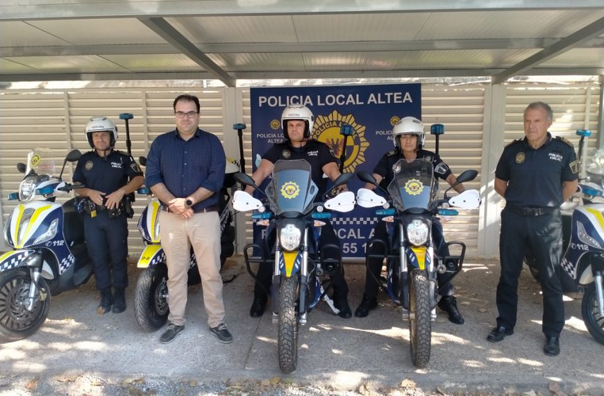 LA POLICIA LOCAL D’ALTEA COMPTA AMB UNA NOVA FLOTA DE MOTOS ELÈCTRIQUES I HÍBRIDES