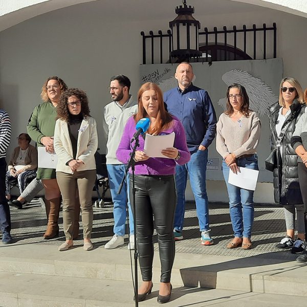 S’instal•la a Altea la primera urna contra la violència de gènere amb motiu del 25N