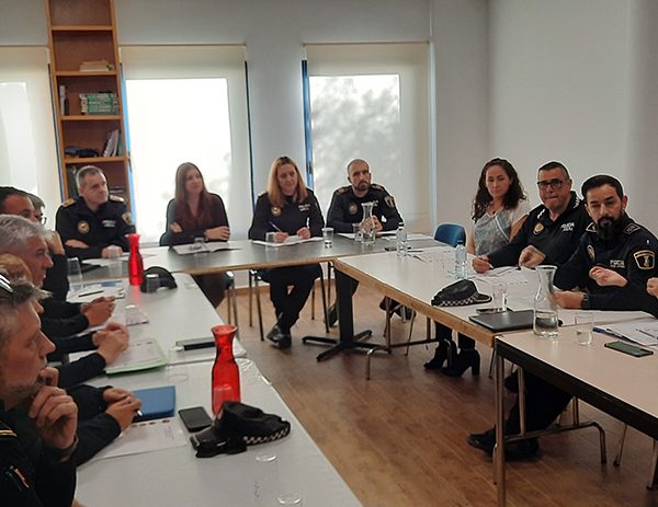 La Mesa Comarcal de Coordinació Policial en matèria de Violència de Gènere es reuneix a Altea
